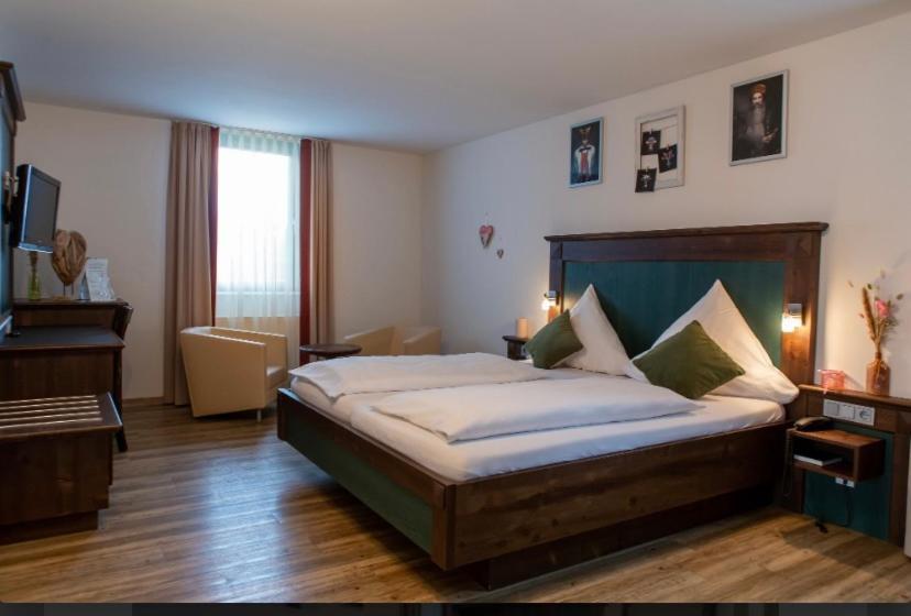 Hotel Restaurant Auerhahn 바드윌드바드 외부 사진