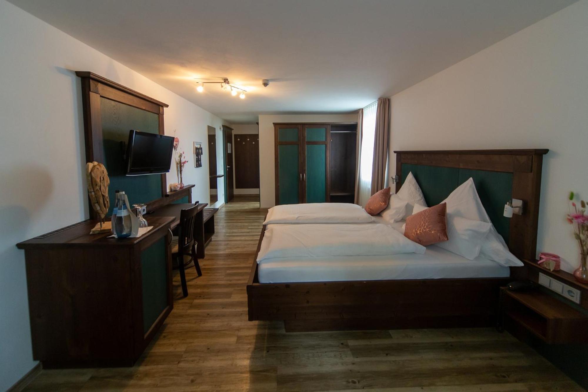 Hotel Restaurant Auerhahn 바드윌드바드 외부 사진